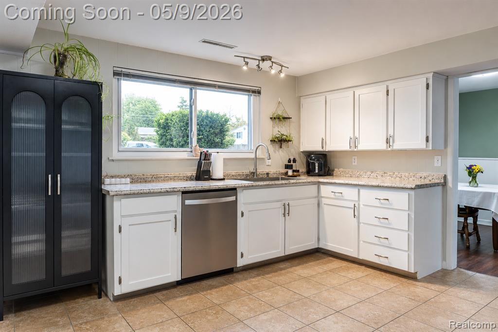 529 John Rolfe Drive, Monroe, MI 48162 — Photo 12