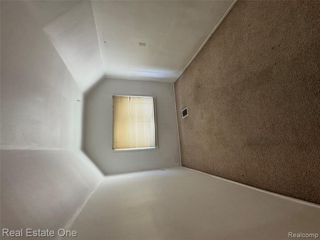7035 Hudson Avenue, Warren, MI 48091 — Photo 13