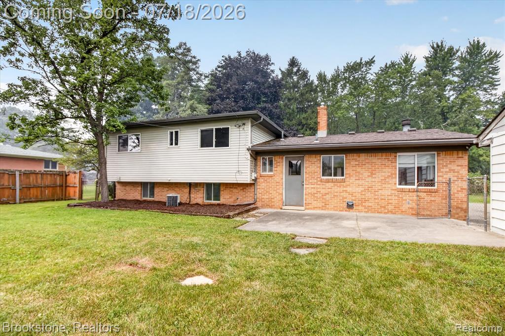7176 Perry Lake Road, Clarkston, MI — Photo 39