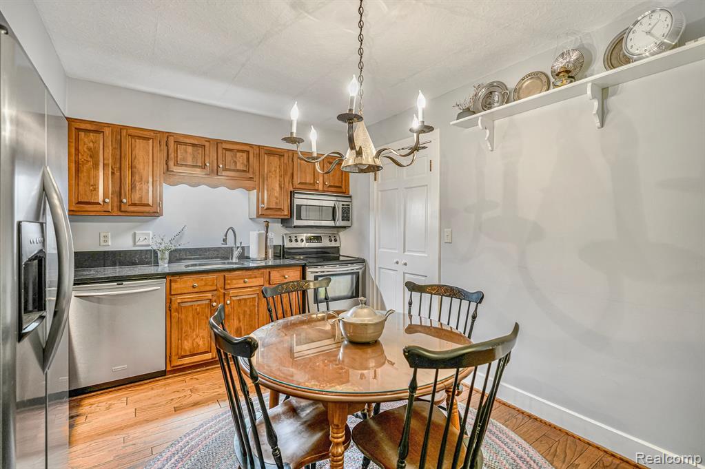4304 Lapeer Road, Burton, MI 48509 — Photo 5