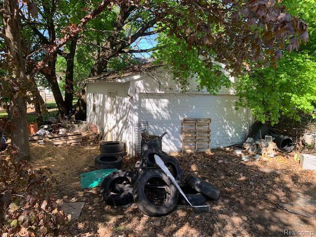 733 CADILLAC Street, Flint, MI 48504 — Photo 14