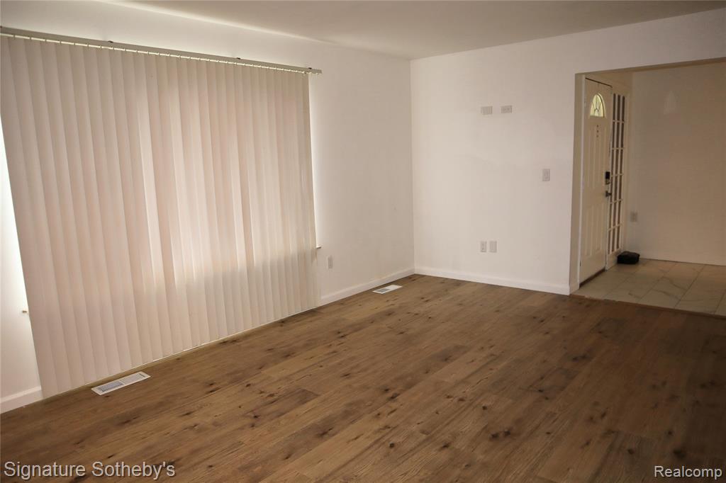 18480 Lincoln Drive, Lathrup Village, MI 48076 — Photo 2