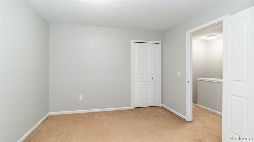 6114 Heron Hills Drive, Wolverine Lake, MI 48390 — Photo 31