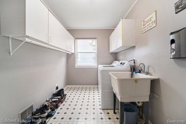 1677 NORTON CREEK Court, Wixom, MI 48393 — Photo 13