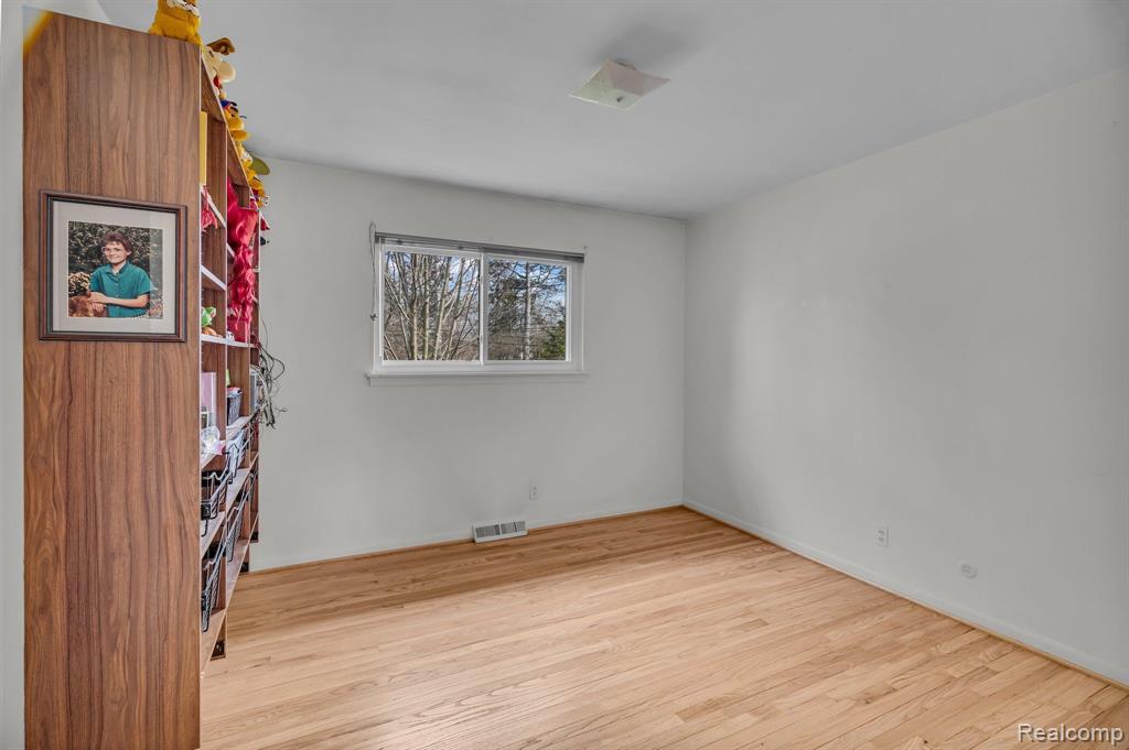 6084 HERBMOOR Street, Troy, MI 48098 — Photo 24