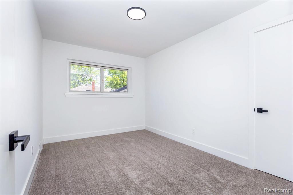 24865 Ridgecroft Avenue, Eastpointe, MI 48021 — Photo 20