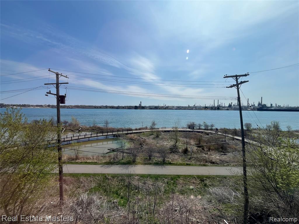2108 MILITARY Street, Port Huron, MI 48060 — Photo 11