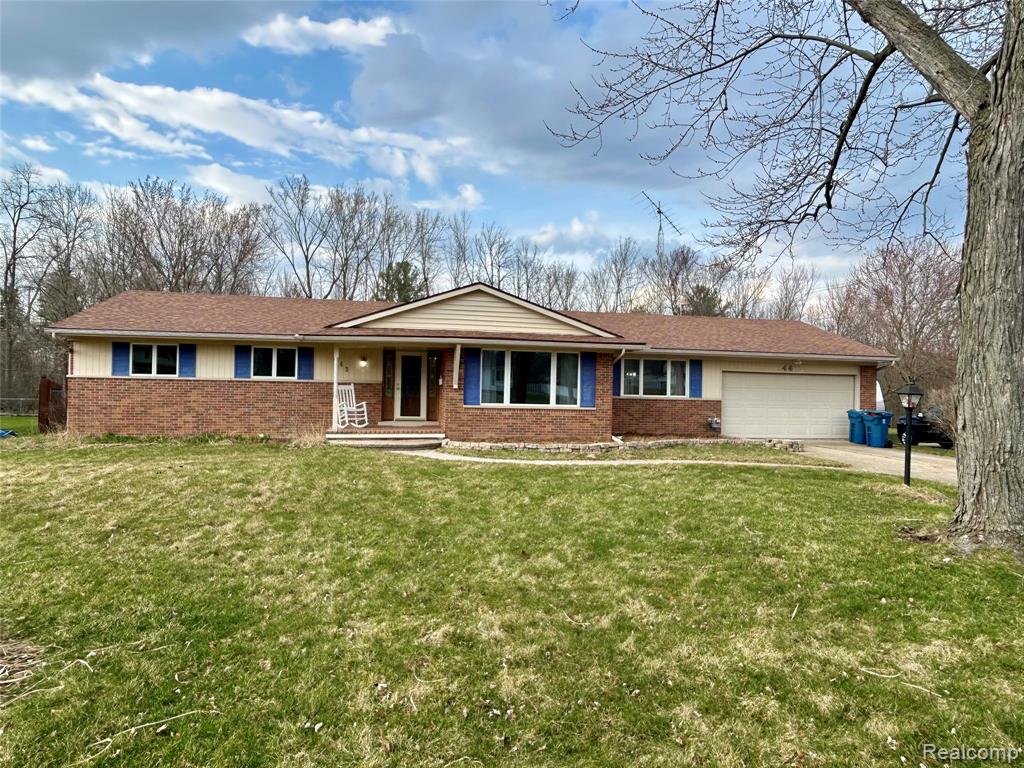 443 Boutell Drive, Grand Blanc, MI 48439 — front exterior