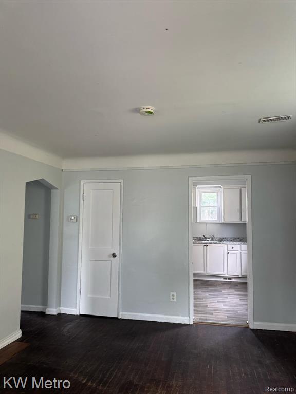 6390 FAUST Avenue, Detroit, MI 48228 — Photo 9