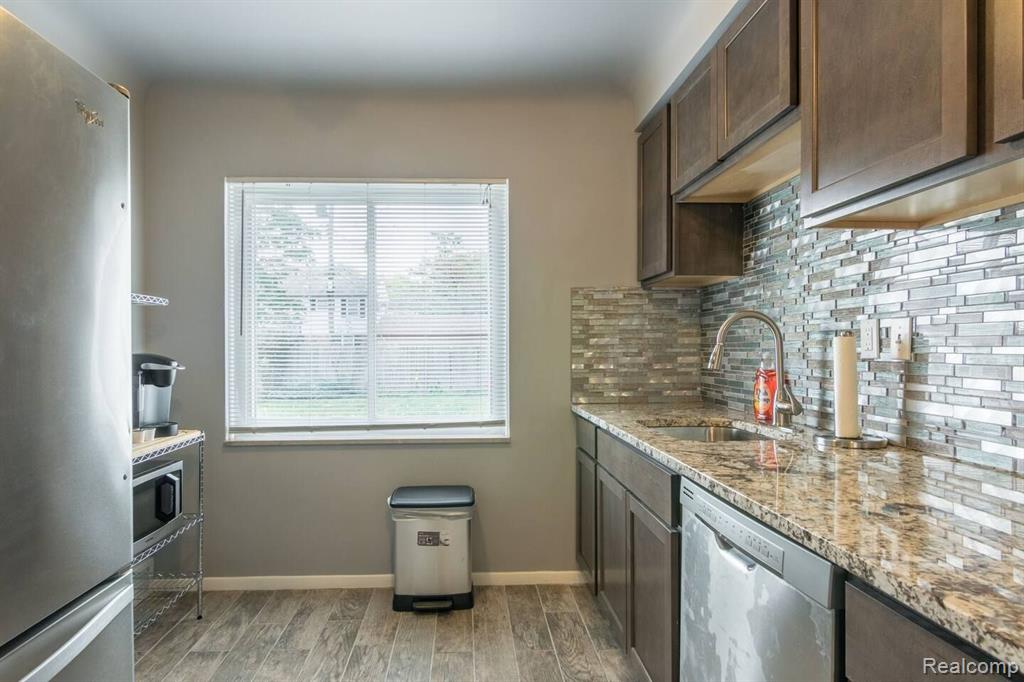 911 W 4th St, Royal Oak, MI 48067 — Photo 16
