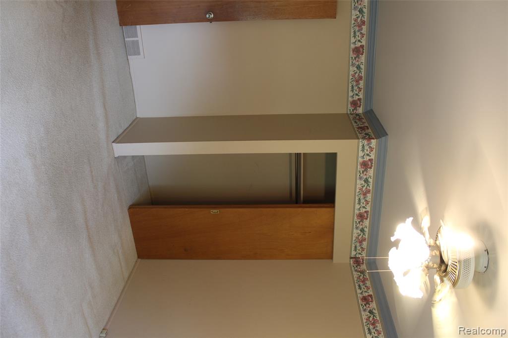 4037 Sandy Creek Drive, Utica, MI 48316 — Photo 13