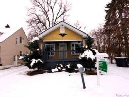 74 E Fairmount Avenue, Pontiac, MI 48340 — front exterior