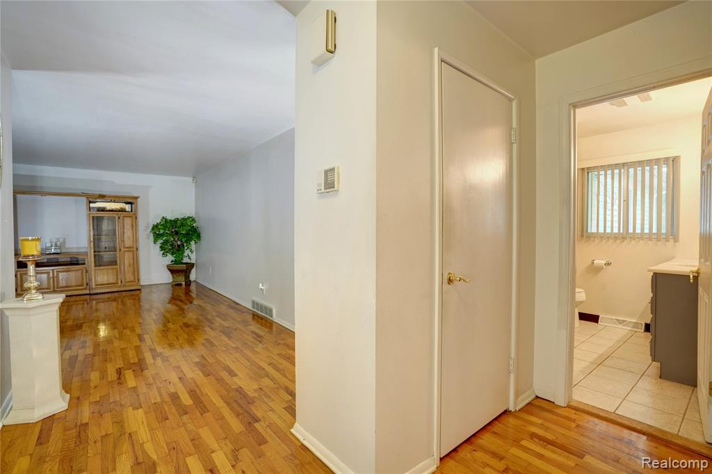 2971 Welland Drive, Saginaw, MI 48601 — Photo 32