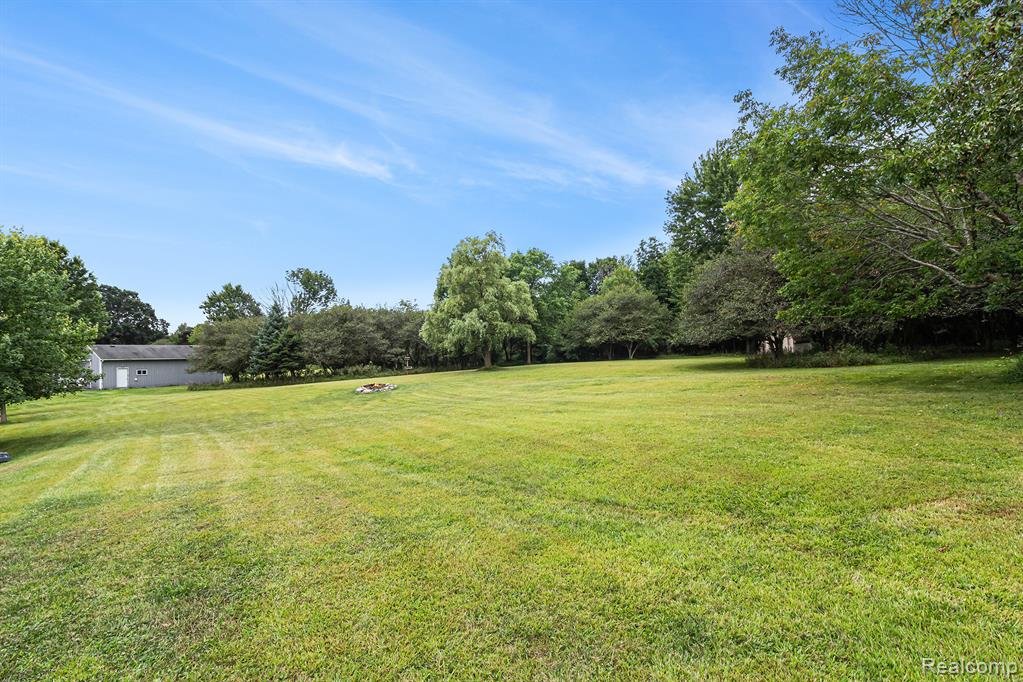 2658 Bullock Road, Lapeer, MI 48446 — Photo 27