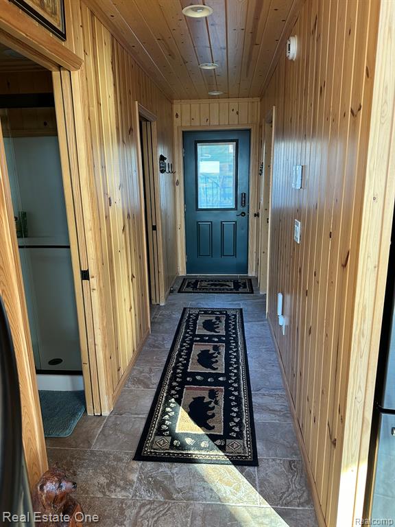 8175 E HOUGHTON LAKE, 1, Houghton Lake, MI 48629 — Photo 20