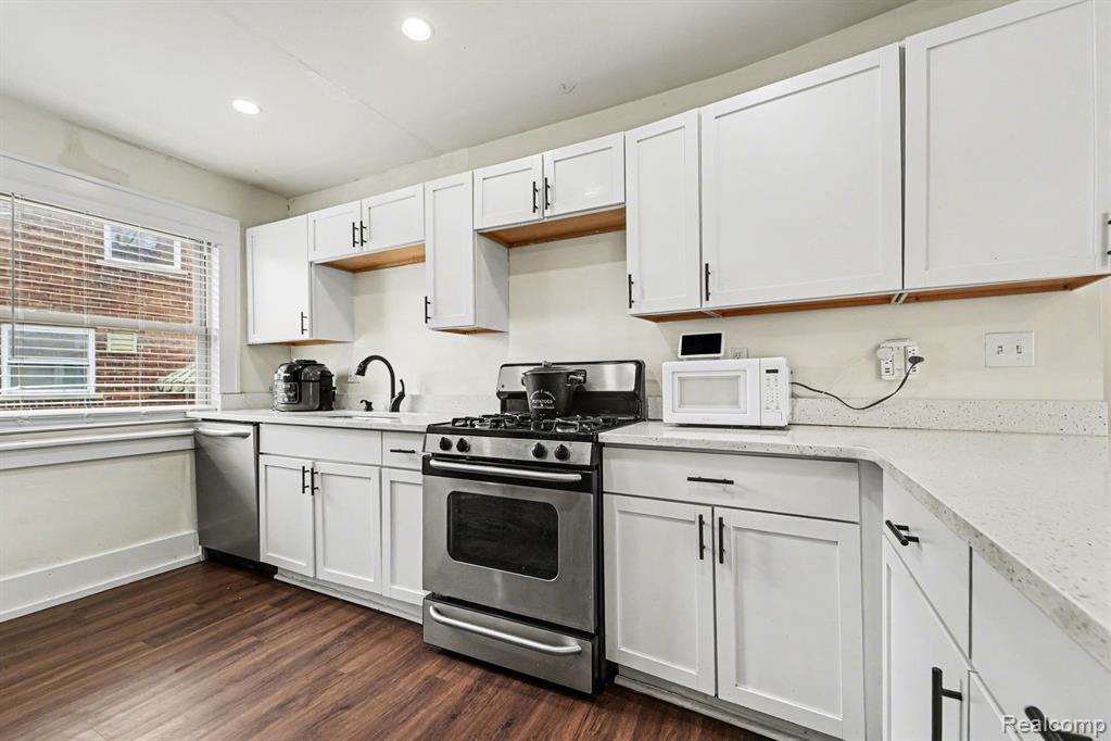 39 Neome Drive, Pontiac, MI 48341 — Photo 12