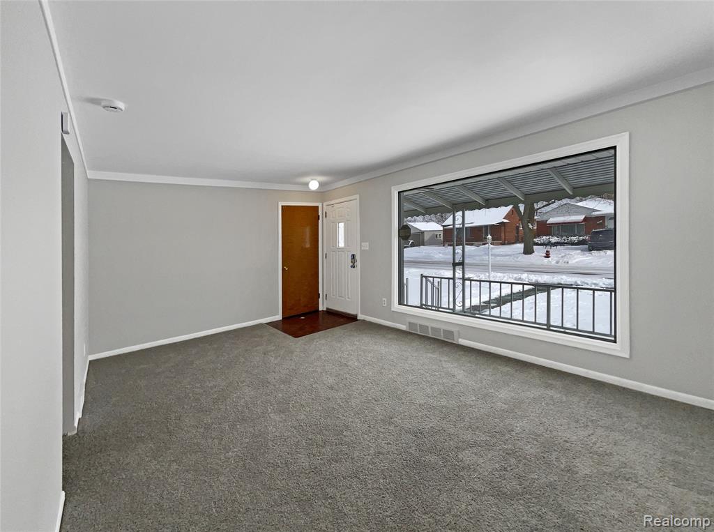 677 BELTON Street, Garden City, MI — Photo 9
