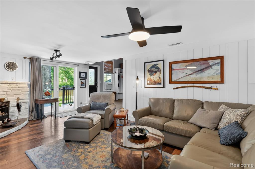 6415 Riverdale Road, Whitmore Lake, MI 48189 — Photo 15
