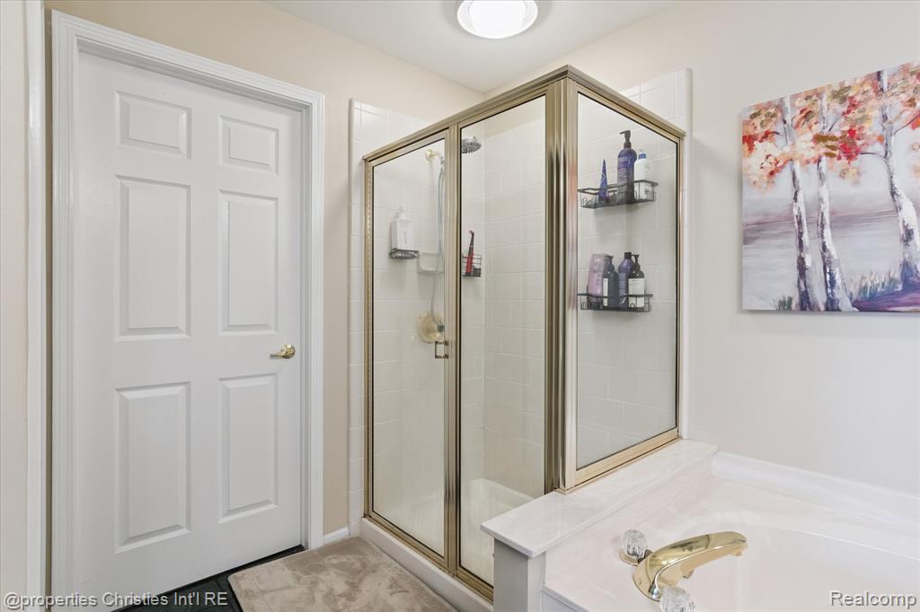 39510 Edgewater Drive, 100, Northville, MI 48168 — Photo 22