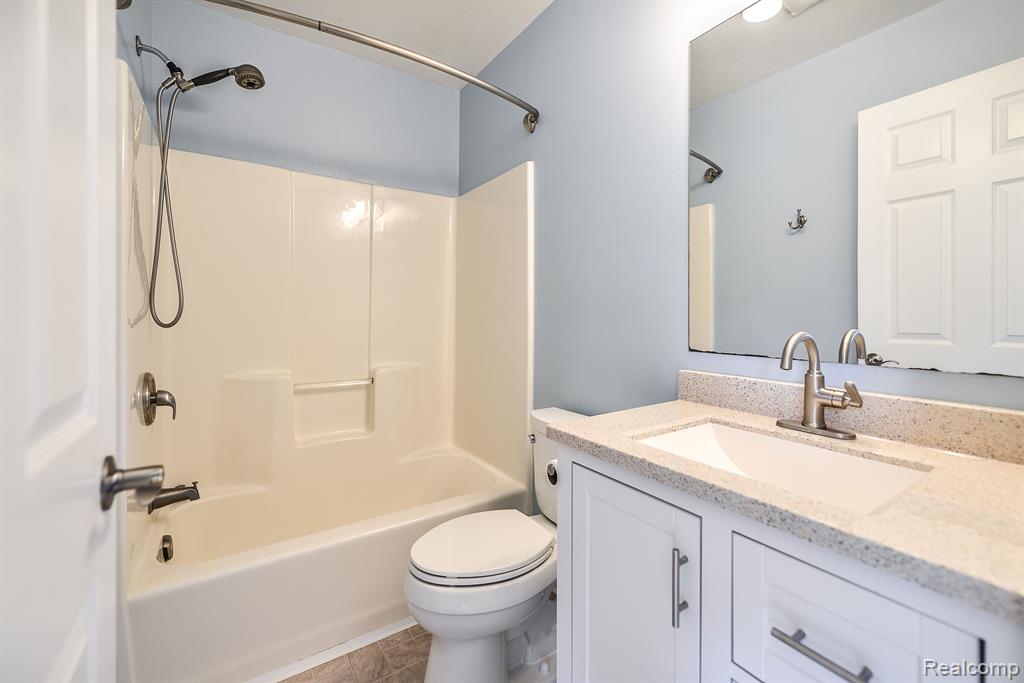 7860 LAKESHORE Road, Whitmore Lake, MI 48189 — Photo 36