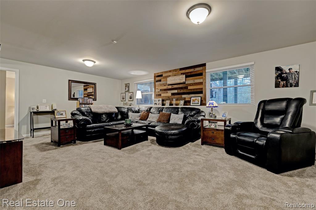 4316 Pebble Creek Boulevard, Grand Blanc, MI 48439 — Photo 32