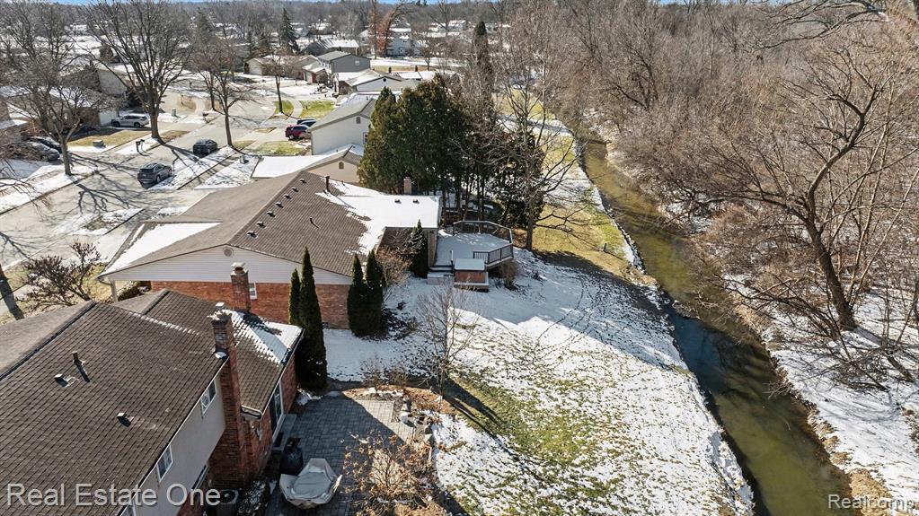 6605 Emerald Lake Drive, Troy, MI 48085 — Photo 20