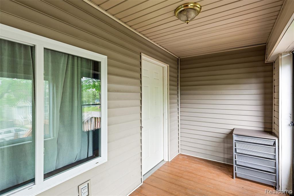 649 Lounsbury Avenue, Pontiac, MI 48340 — Photo 35