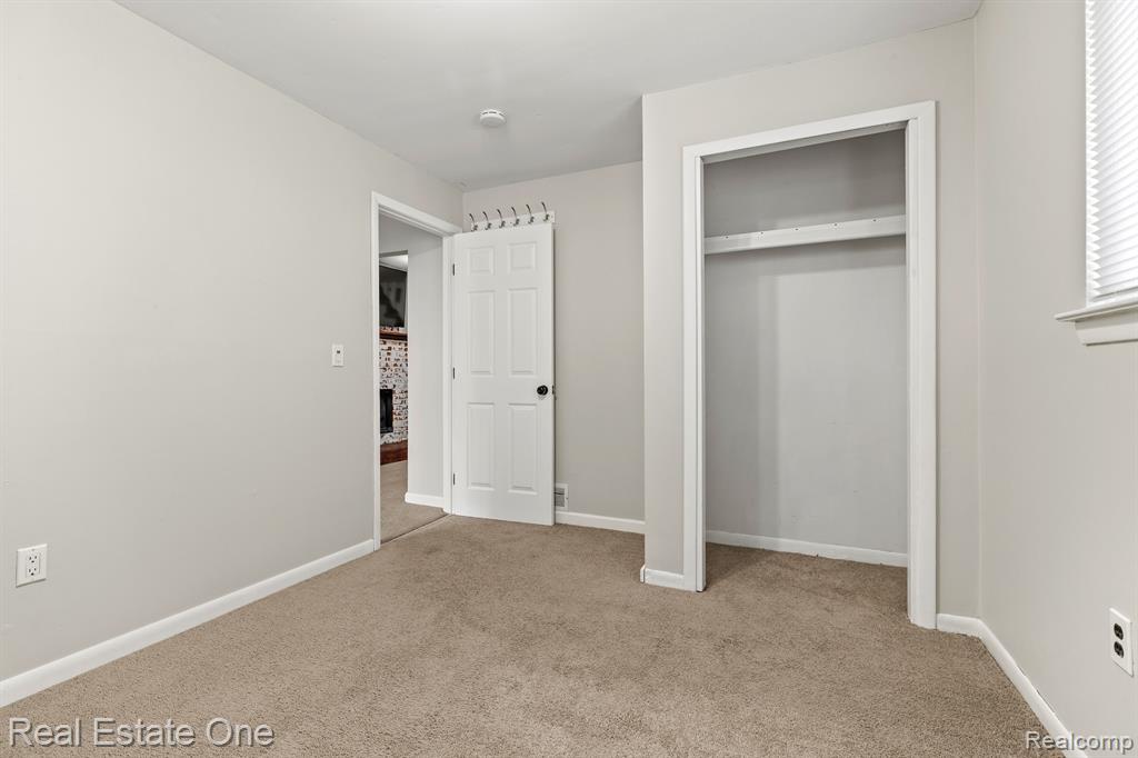 3993 WEDDELL Street, Dearborn Heights, MI 48125 — Photo 19