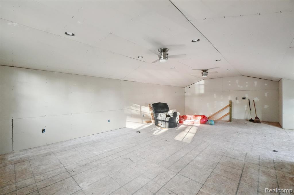 4123 Windiate Park Drive, Waterford, MI 48329 — Photo 54