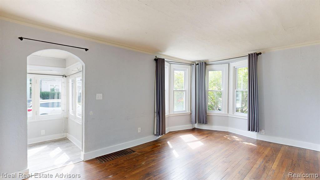 535 E Saratoga Street, Fenton, MI 48220 — Photo 8