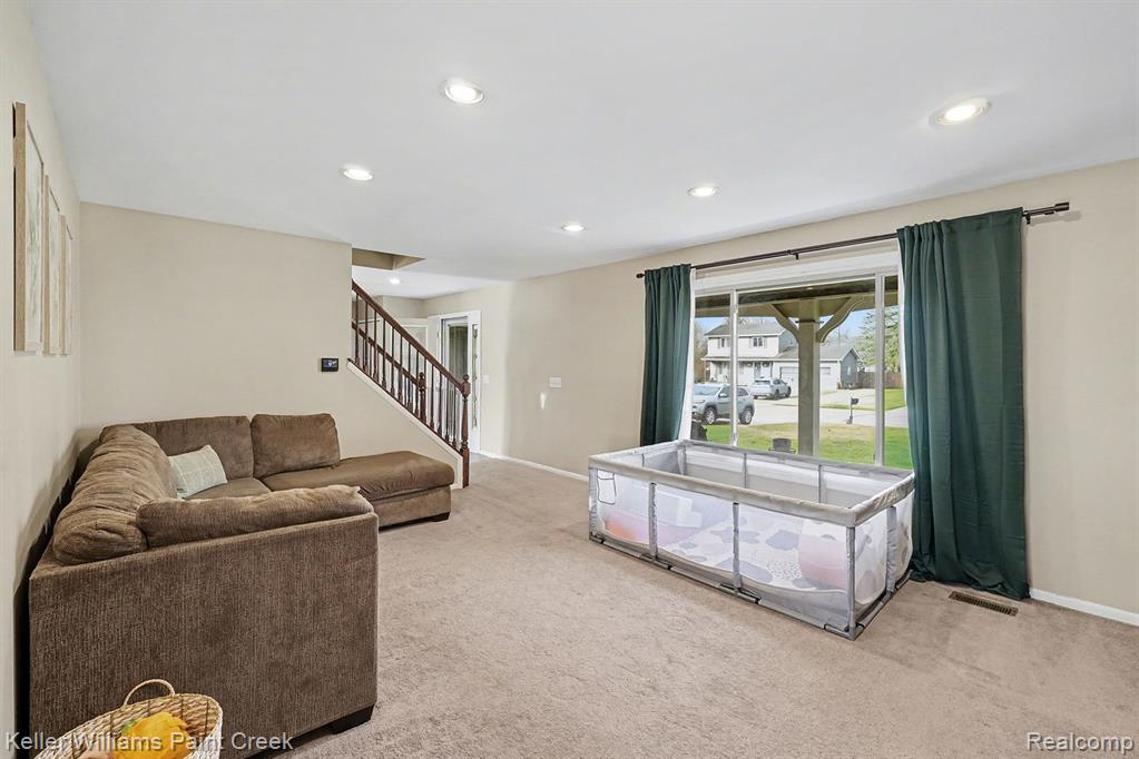 5446 Old Franklin Road, Grand Blanc, MI 48439 — Photo 8