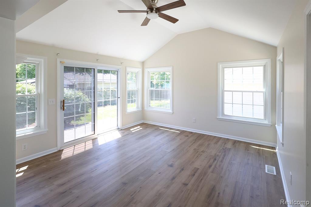 9858 FAIRBANKS Street, Van Buren, MI 48111 — Photo 12