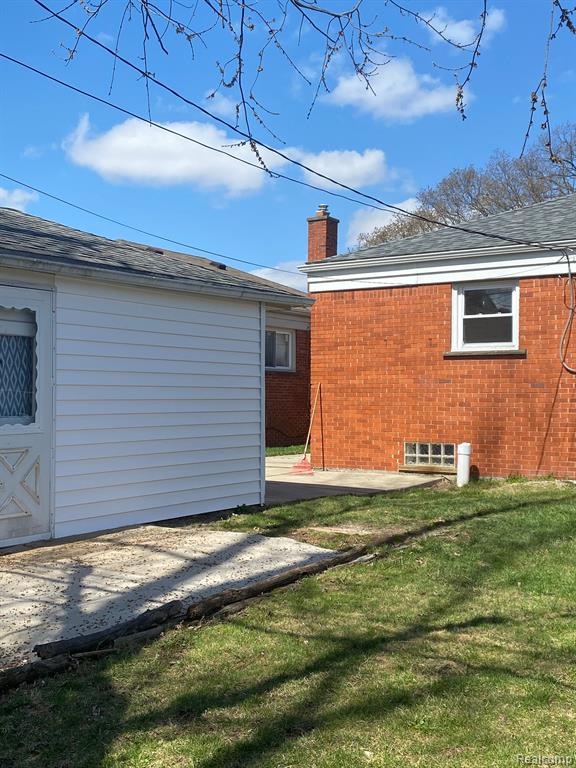 753 DETROIT Avenue N, Lincoln Park, MI 48146 — Photo 29