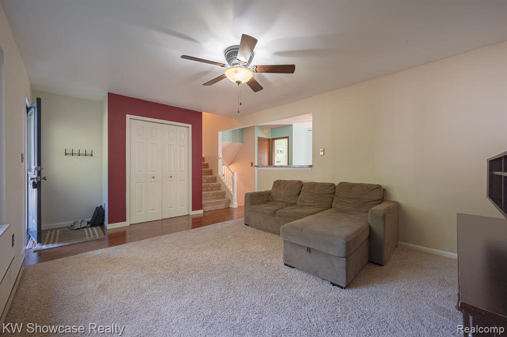 8621 OAKSIDE Avenue, Commerce Twp, MI 48382 — Photo 27