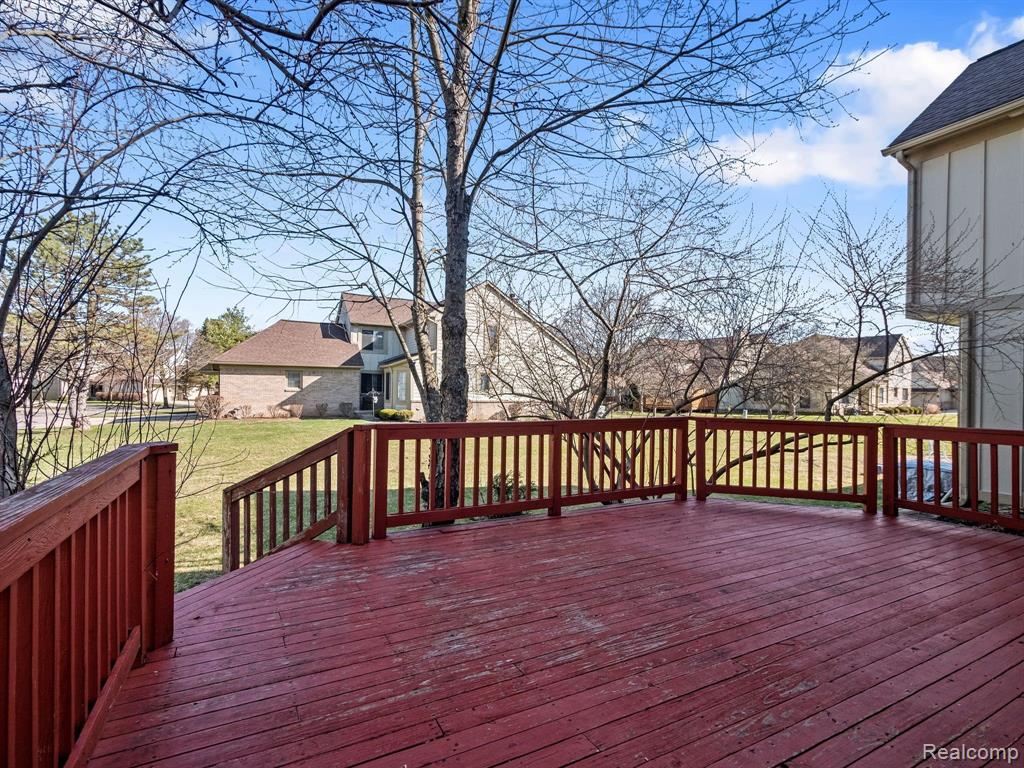 730 RED MAPLE Lane, Wixom, MI 48393 — Photo 2