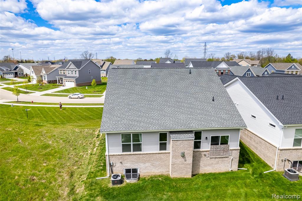 5545 Helmsdale Boulevard, West Bloomfield, MI — Photo 65
