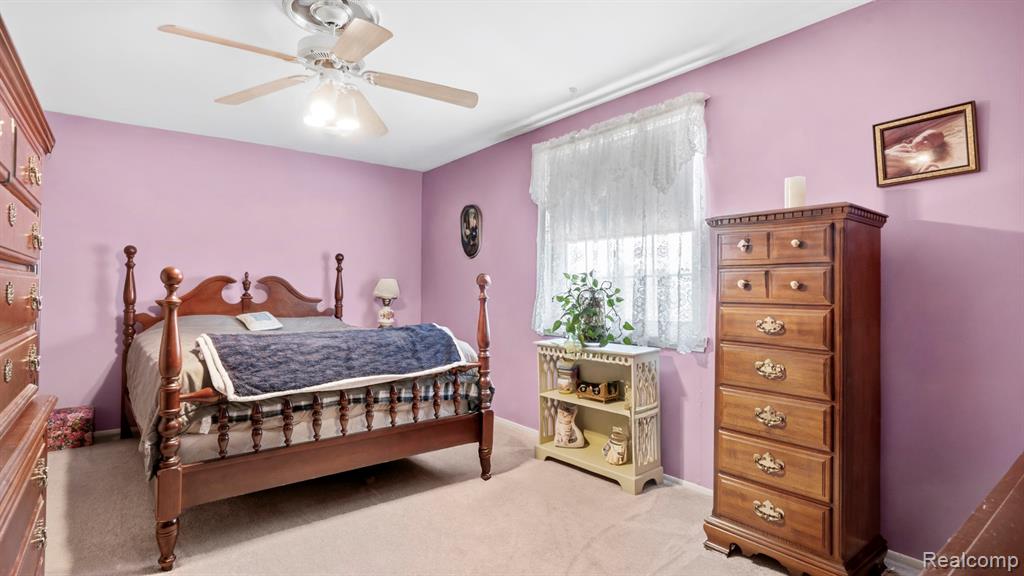 27654 Oakcrest Drive, Brownstown, MI 48183 — Photo 25