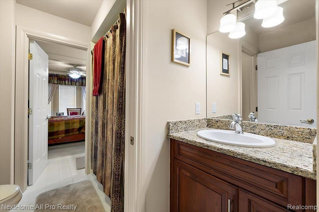 18730 MARBLE HEAD Drive, Northville, MI 48168 — Photo 42