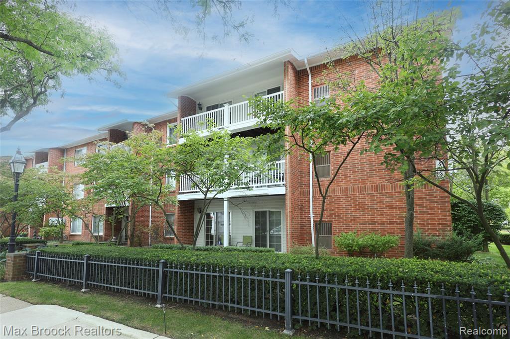 444 Chester Street S, 413, Birmingham, MI 48009 — Photo 18