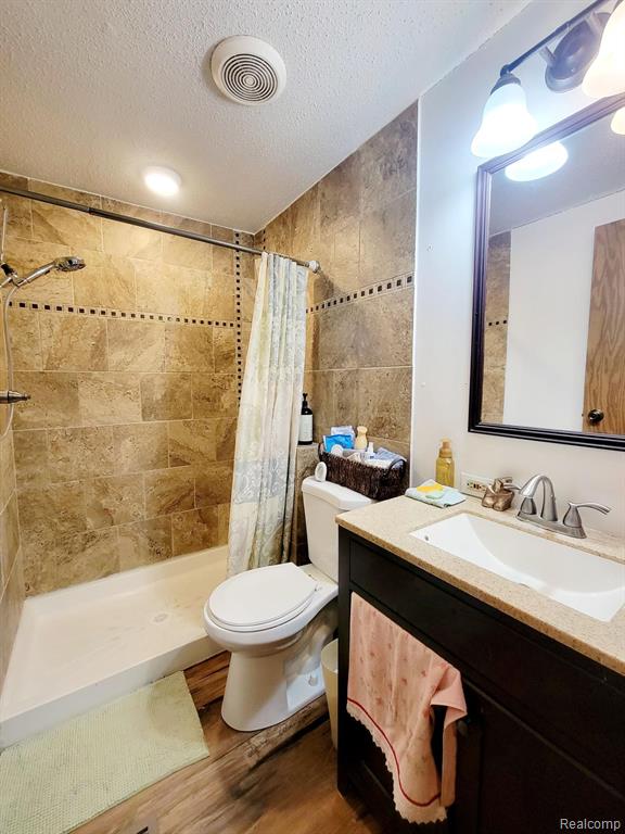 11616 Heron Bay Drive, Fenton, MI 48430 — Photo 17