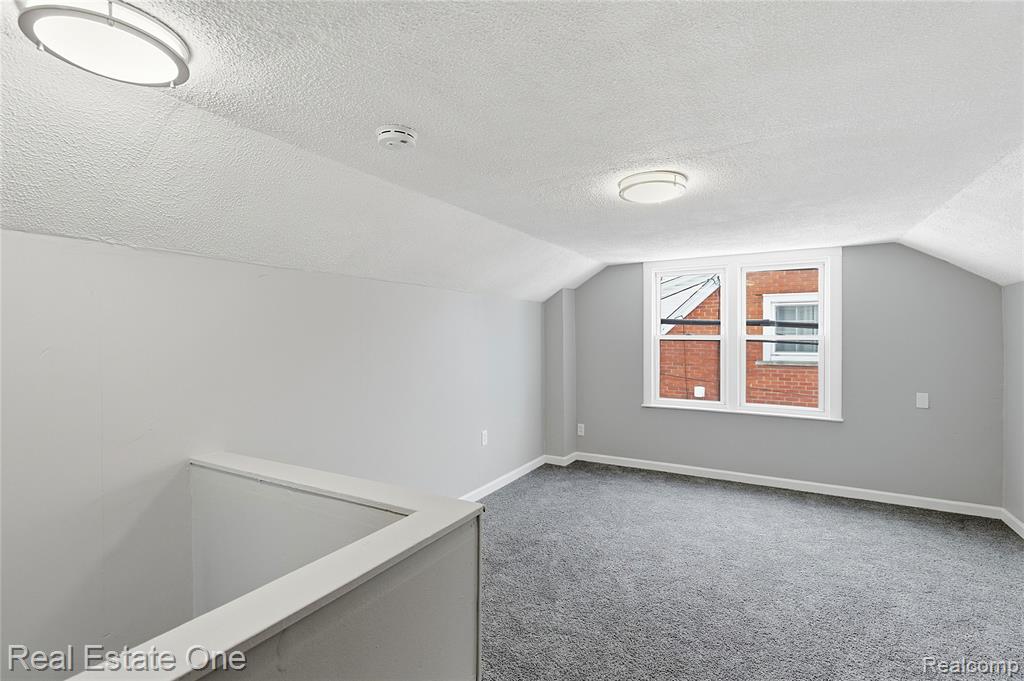305 Liberty Street, Pontiac, MI 48341 — Photo 14