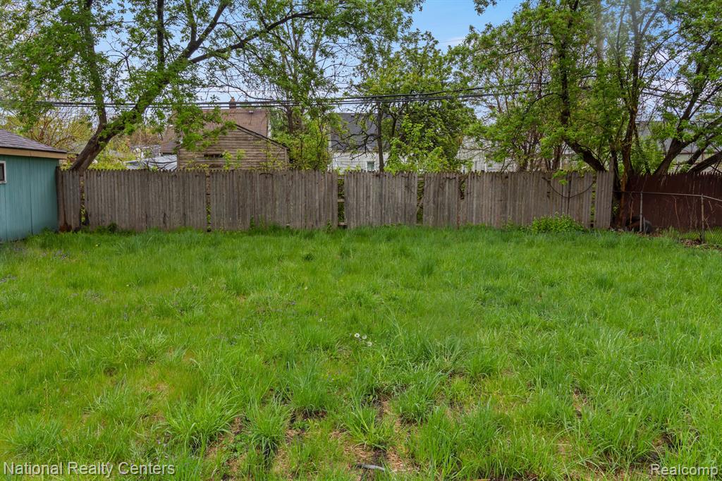 19178 SHERWOOD Street, Detroit, MI 48234 — Photo 31