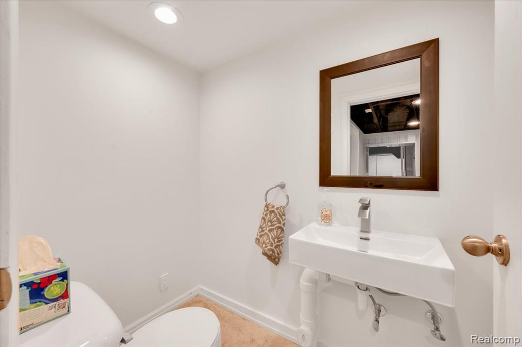 2155 Avondale, Sylvan Lake, MI 48320 — Photo 31