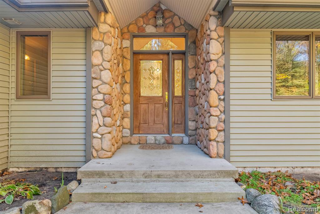 425 Rosell Road, Holly, MI 48442 — Photo 4