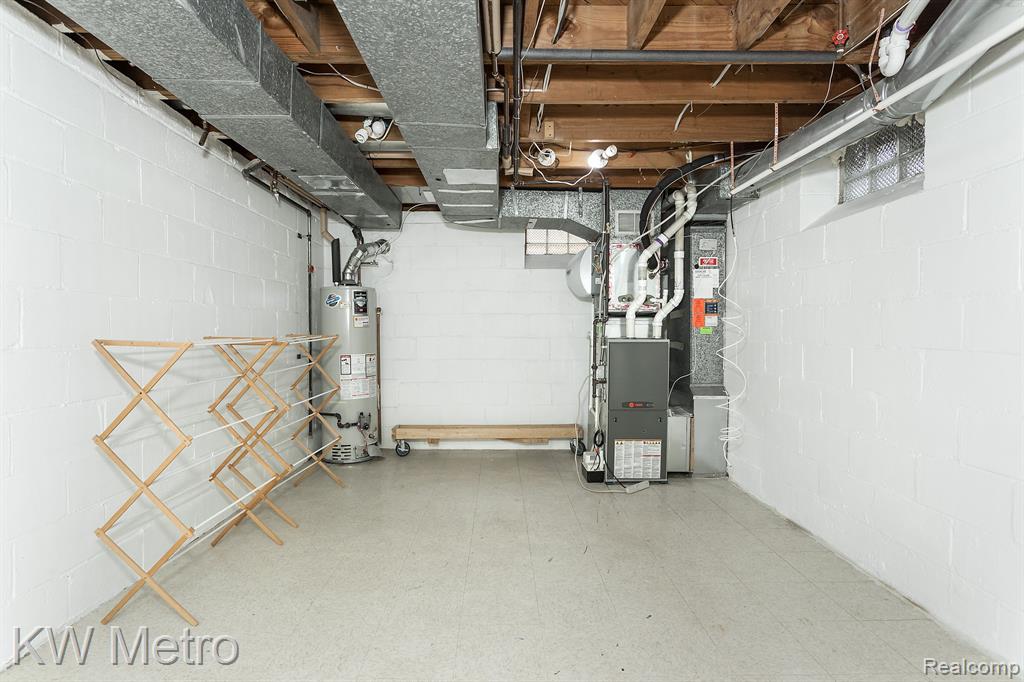 620 CATALPA Drive, Royal Oak, MI 48067 — Photo 27