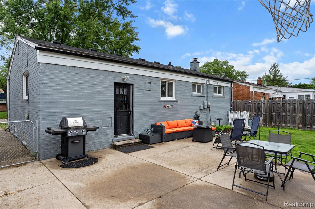 926 Parliament Avenue, Madison Heights, MI 48071 — Photo 25