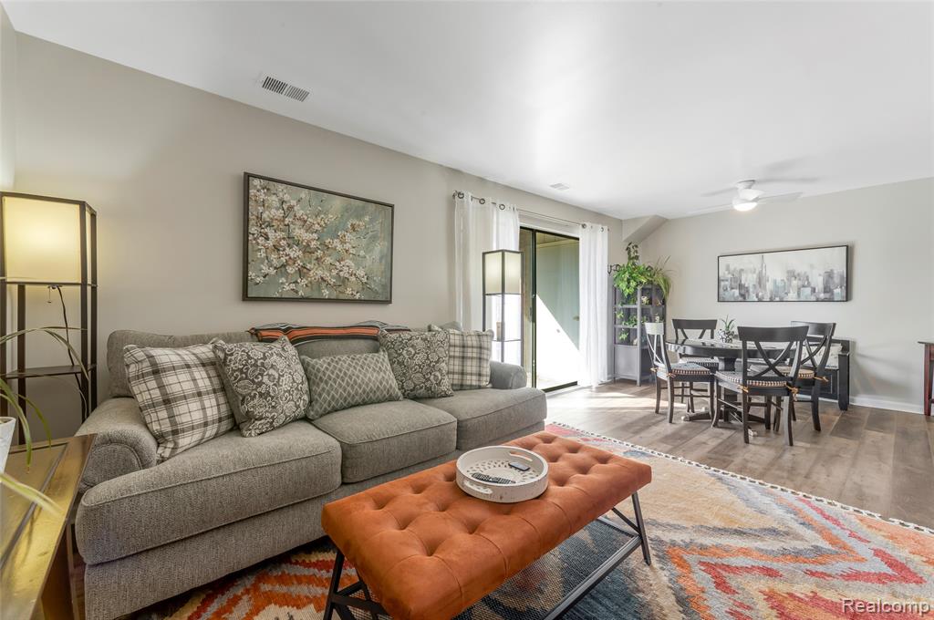 33585 Pondview Circle, 116, Livonia, MI 48152 — Photo 11