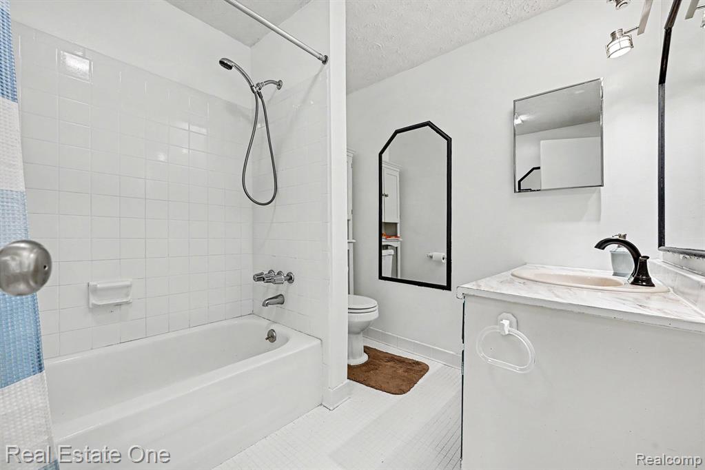 899 Rachelle Street, White Lake, MI — Photo 21