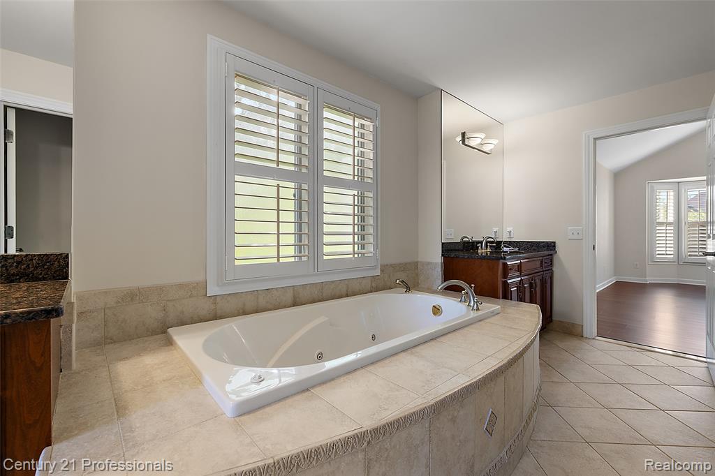 4013 Ardsley Court, Clarkston, MI 48348 — Photo 20