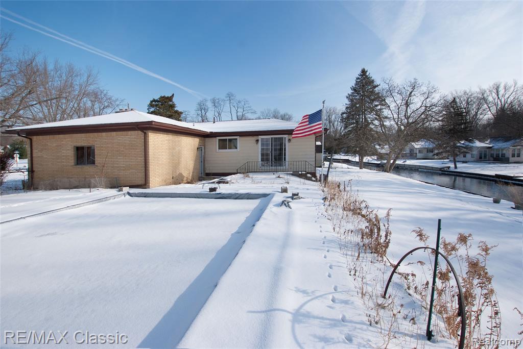 627 Sherbrooke Street, Commerce Twp, MI 48382 — Photo 27
